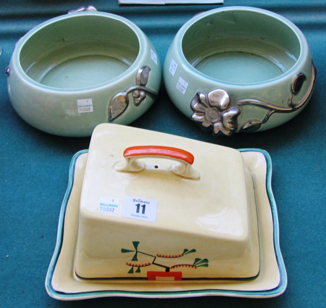 Appraisal: A Clarice Cliff pottery cheese dish and cover decorated with