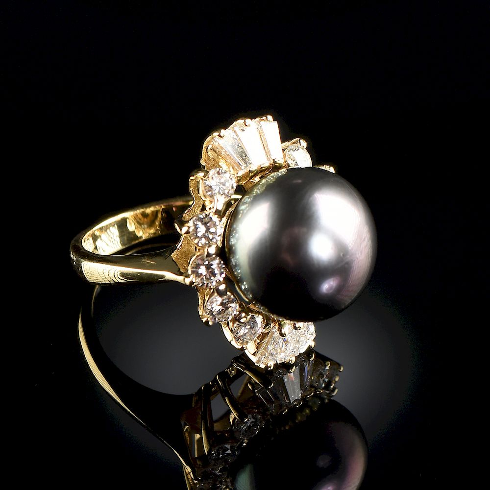 Appraisal: AN K YELLOW GOLD PEARL AND DIAMOND LADY'S RING AN