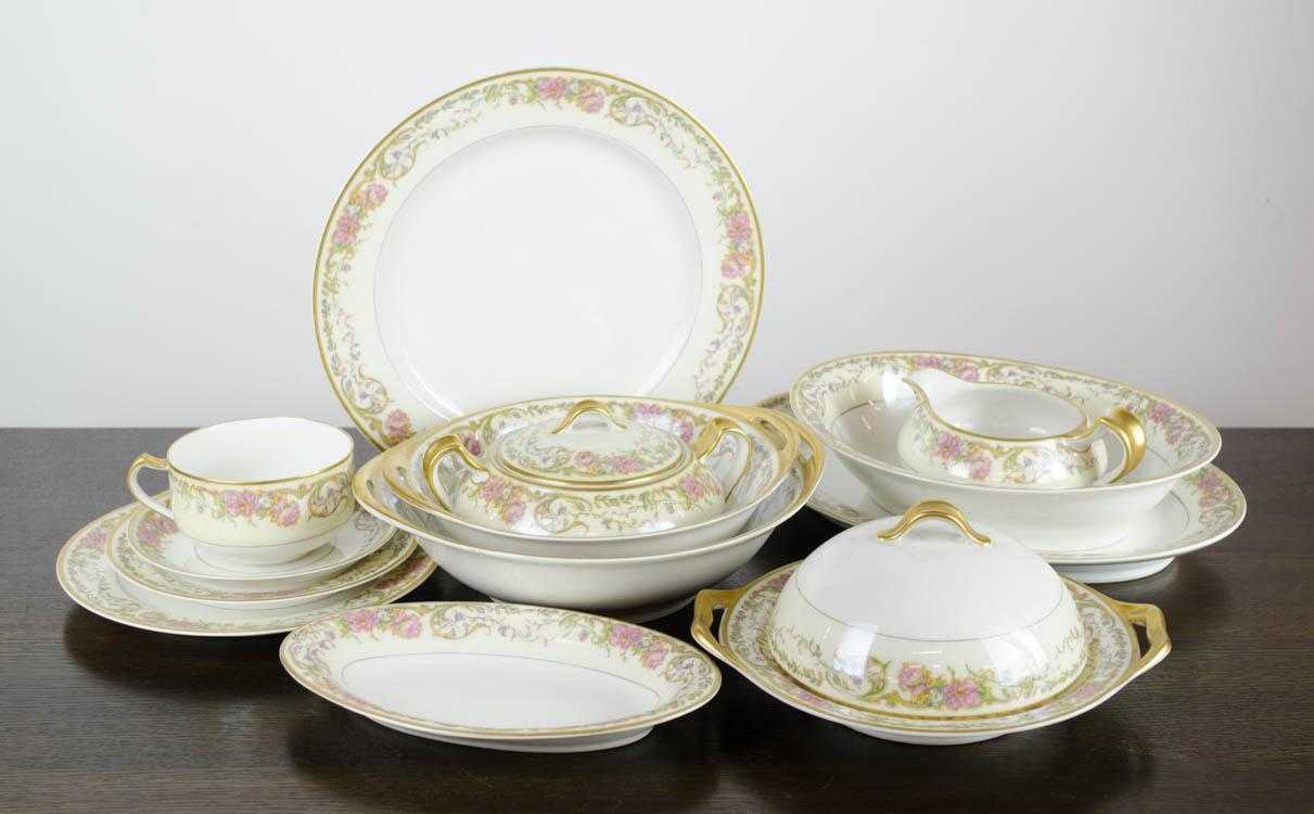 Appraisal: HAVILAND LIMOGES CHINA SET eighty-four pieces comprised of dinner plates