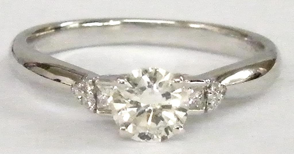 Appraisal: ct white gold diamond ring with a central brilliant cut