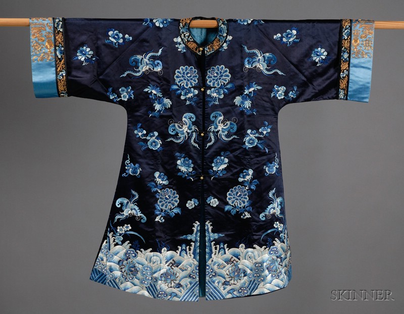 Appraisal: Chinese Robe th early th century embroidered flowers on a