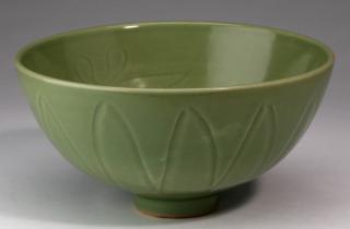 Appraisal: Chinese Longquan celadon bowl w Chinese Longquan celadon bowl the