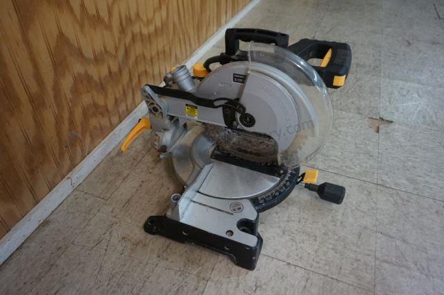 Appraisal: Chicago Electric RPM V amp Compound Miter Saw with built-in