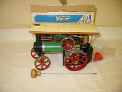 Appraisal: A Mamod steam tractor T E a boxed hardly used