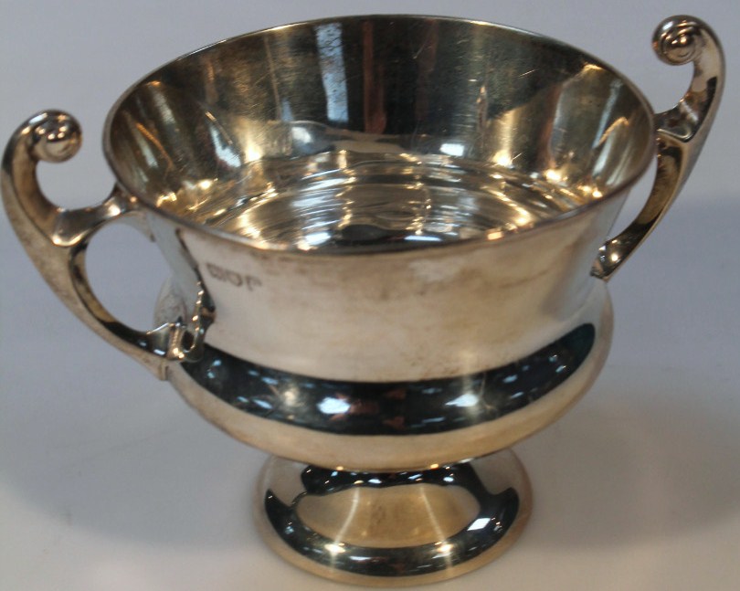 Appraisal: An early thC silver two handled sugar bowl by Horace