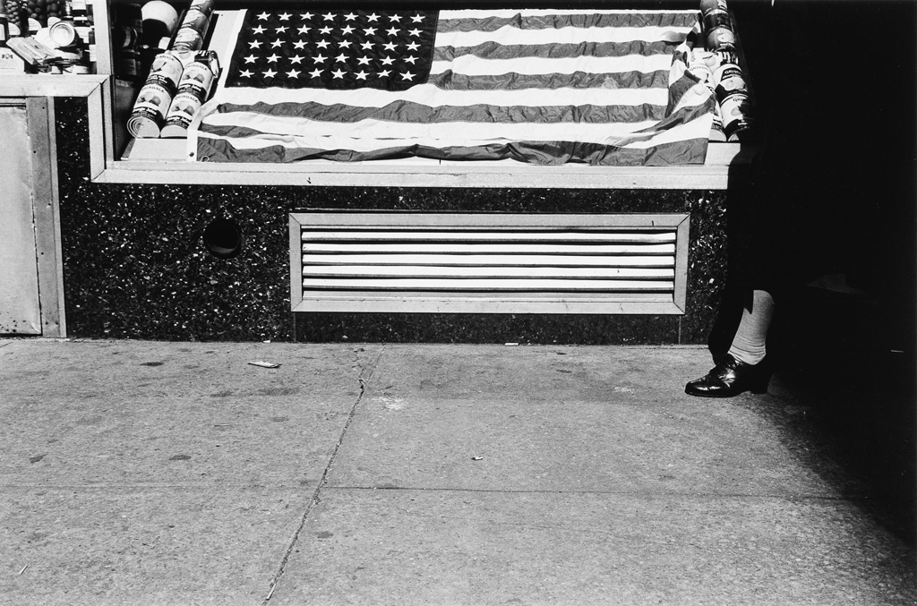 Appraisal: LEE FRIEDLANDER - Flag New York Silver print the image