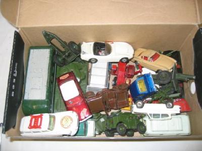 Appraisal: Thirteen Dinky eight Corgi and three other Army and other