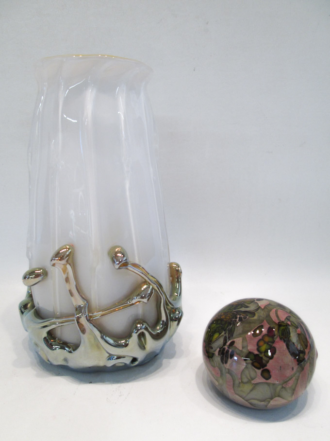 Appraisal: TWO PIECES OF STUDIO ART GLASS including a Steven Lundberg