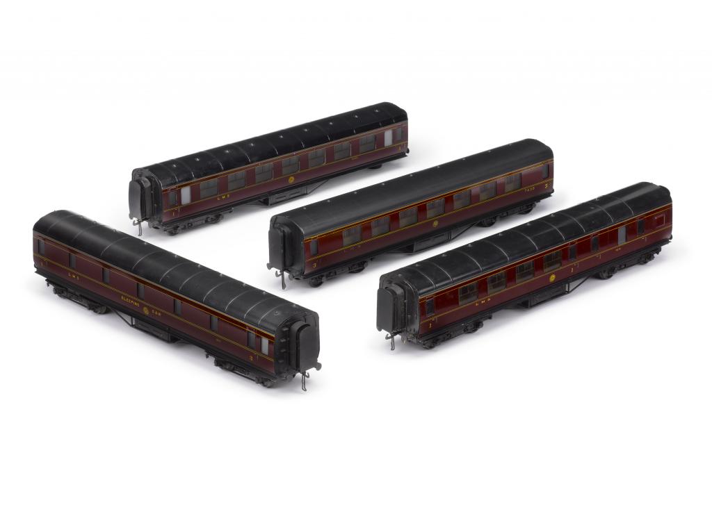 Appraisal: A collection of LMS twin bogie corridor coaches by Exley