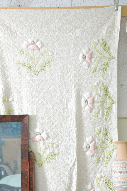 Appraisal: APPLIQUE QUILT WITH STUFFED FLOWERS Pink and white trapunto flowers