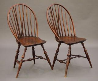 Appraisal: Pr of New England bow back Windsor sidechairs A Pair