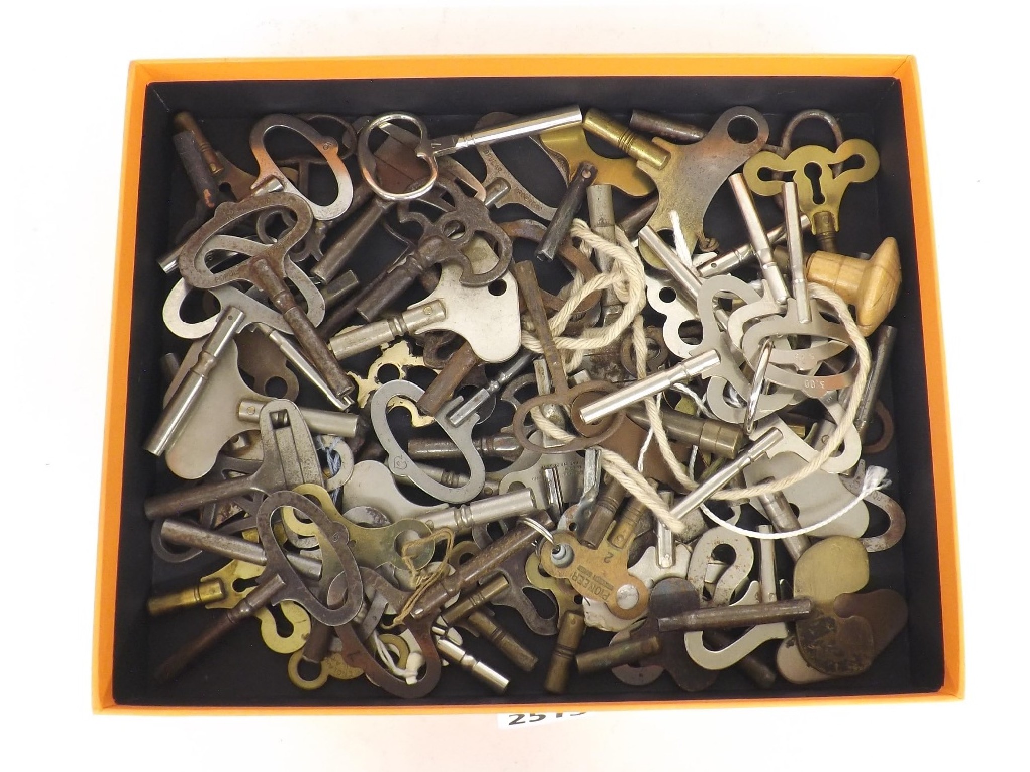 Appraisal: Large quantity of various clock keys