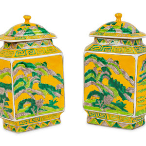 Appraisal: A Pair of Chinese Famille Verte Porcelain Lidded Jars th