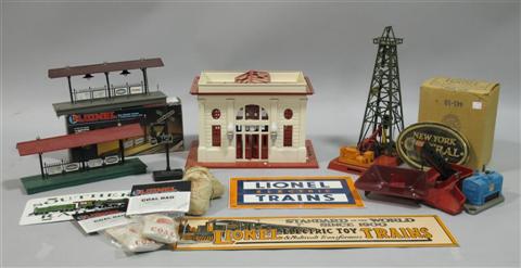 Appraisal: COLLECTION OF LIONEL MODEL TRAIN ACCESSORIES Including a Lionel model