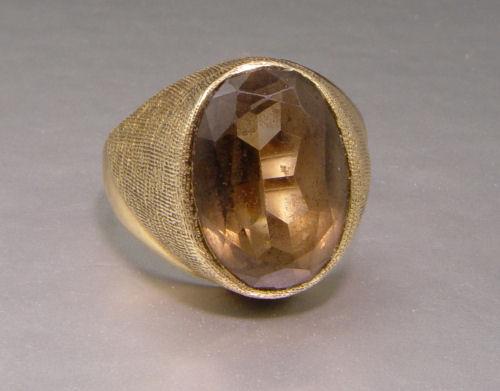 Appraisal: CT SMOKY QUARTZ GENTS K RING K yellow gold ring