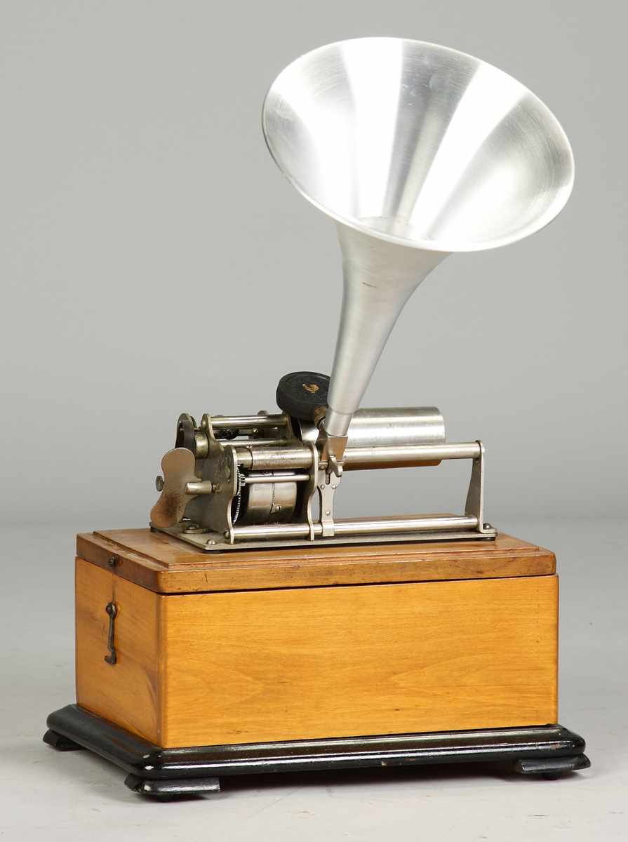 Appraisal: Musica Reversible Phonograph Unusual dealer decal ''Societe Nouvelle d'Applications Electrique