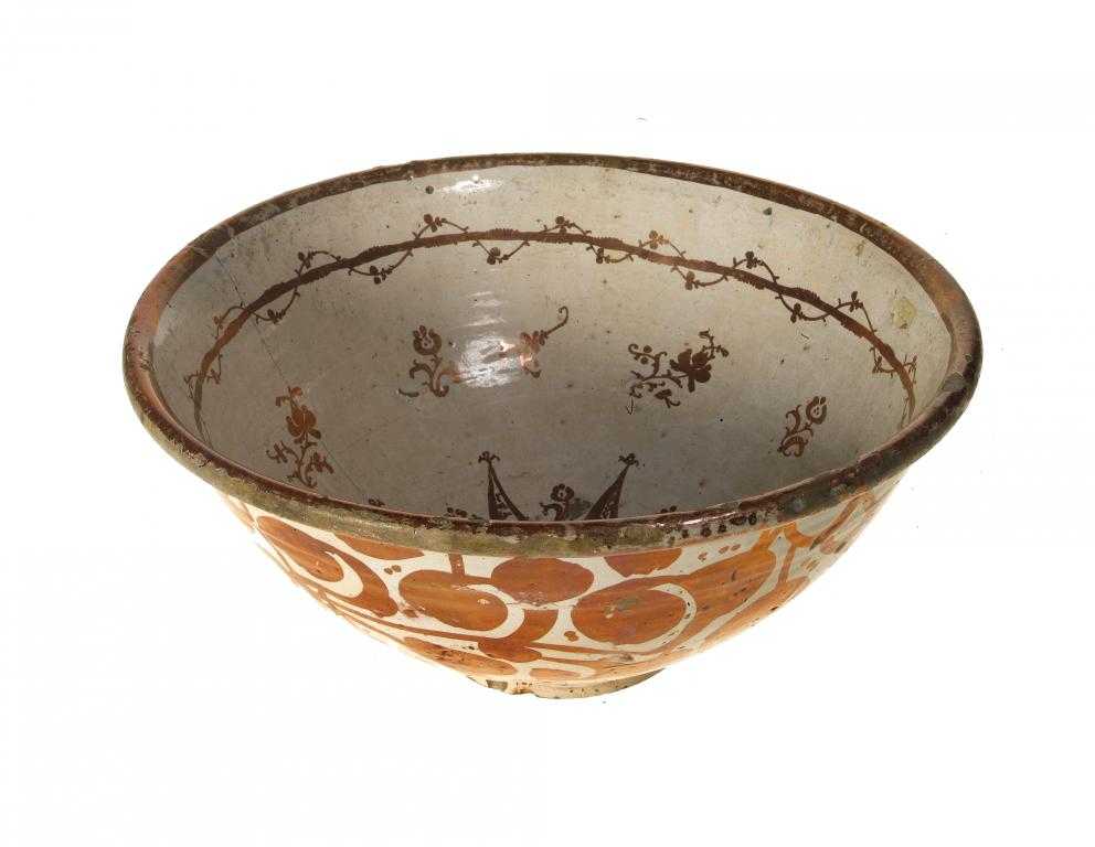 Appraisal: A VALENCIAN LUSREWARE DEEP BOWL MANISES with everted rim painted