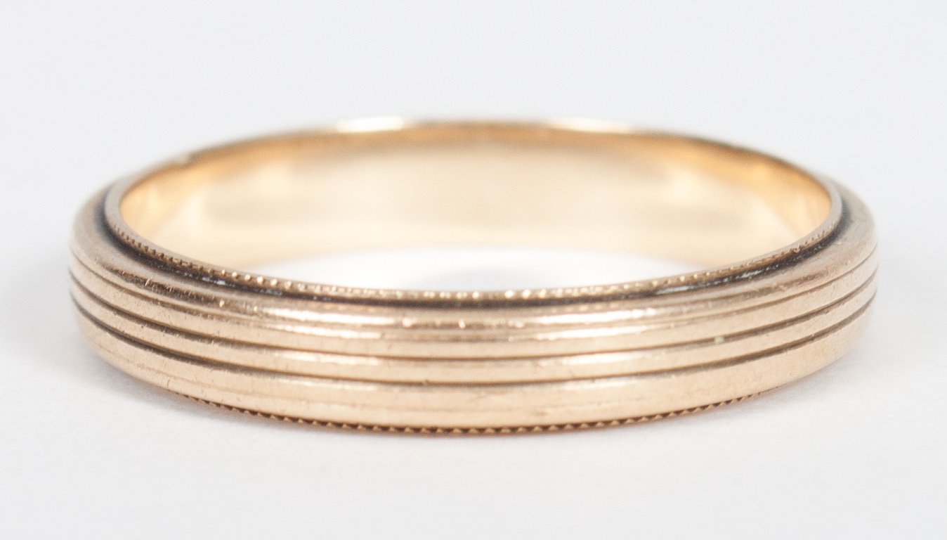 Appraisal: Men's K gold wedding ring about mm wide size grams