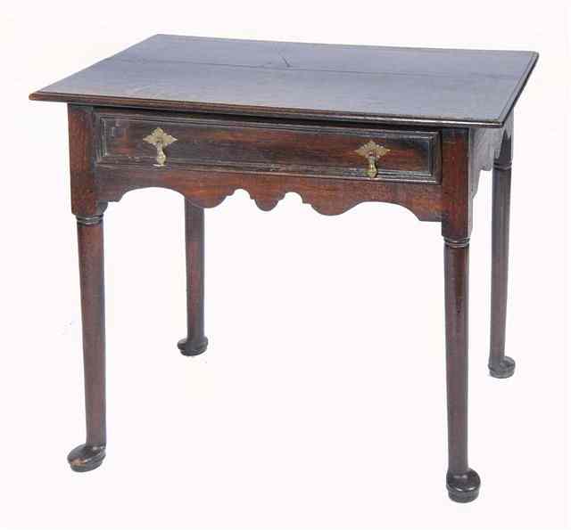 Appraisal: AN TH CENTURY OAK LOW BOY fitted one long drawer