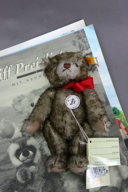 Appraisal: A miniature mohair Steiff teddy bear from the Steiff Historic