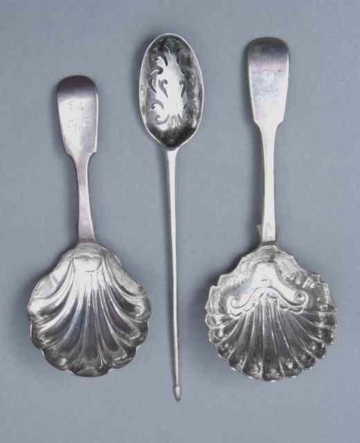 Appraisal: A GEORGE III IRISH SILVER CADDY SPOON with a pressed