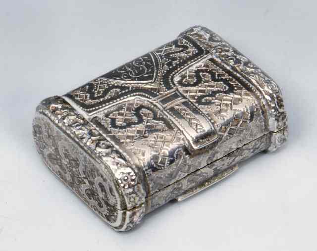 Appraisal: A GEORGE III SILVER VINAIGRETTE in the form of a