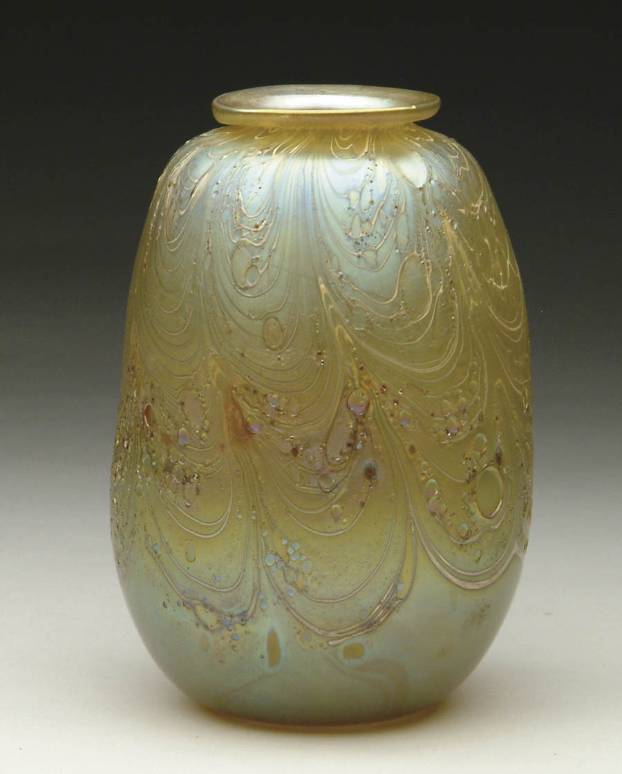 Appraisal: ART GLASS VASE Pretty art glass vase is done in