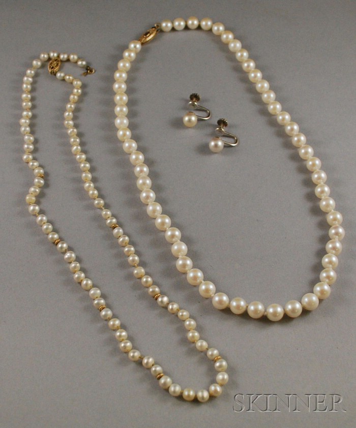 Appraisal: Small Group of Pearl Jewelry a cultured pearl necklace with