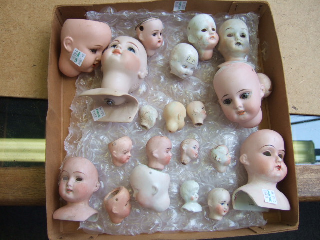 Appraisal: A quantity of bisque dolls heads late th and early