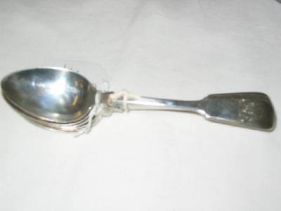 Appraisal: A SET OF SIX VICTORIAN TEA SPOONS in Fiddle pattern