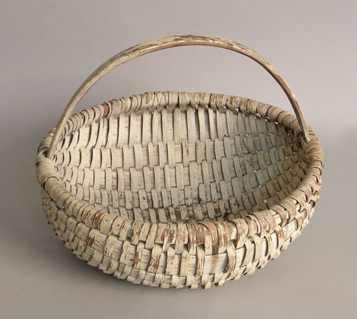 Appraisal: Splint oak basket th c in an old white painted