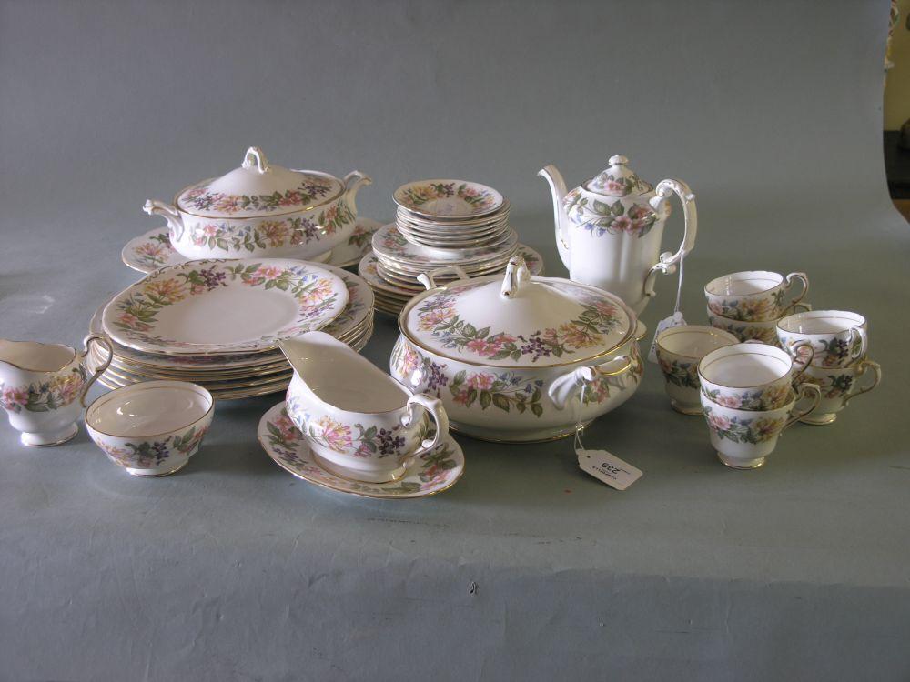 Appraisal: A Paragon bone china dinner and tea service thirty-seven pieces