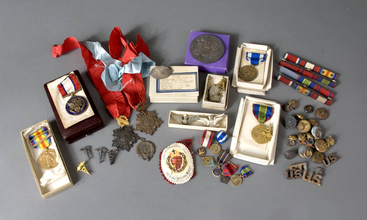 Appraisal: LARGE NAMED GROUPING OF MEDALS FOR WORLD WAR I AND