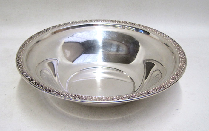 Appraisal: AMERICAN STERLING SILVER BOWL by Dunkirk Silversmiths pattern c -