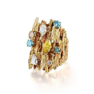 Appraisal: A Diamond Tree Bark Ring Crafted out of K yellow