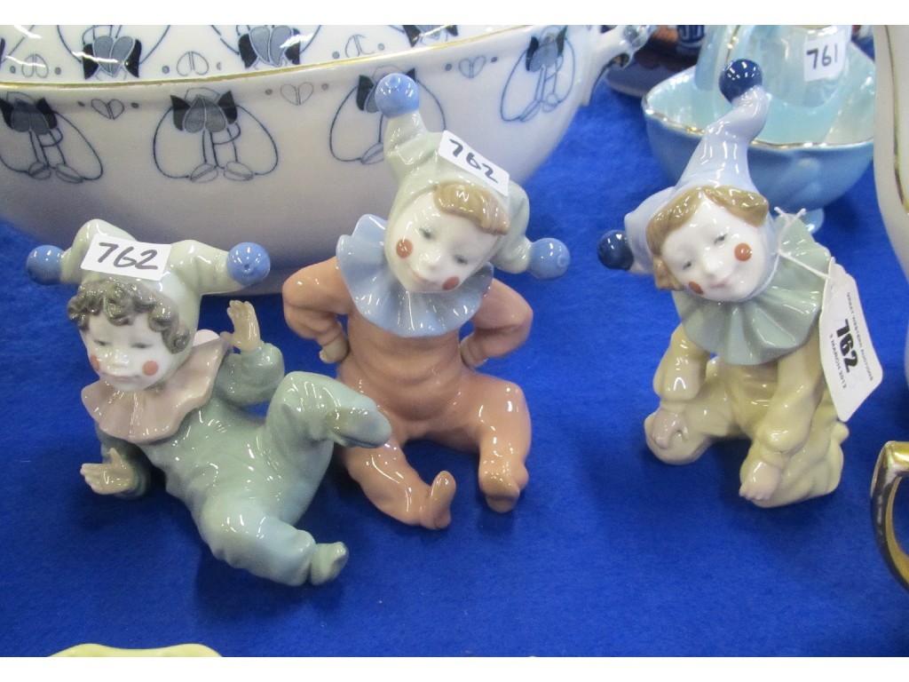 Appraisal: Three Lladro child clowns