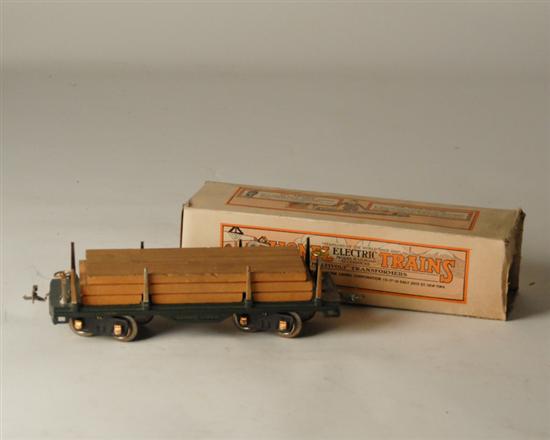 Appraisal: Lionel Standard Gauge Lumber Car dark green with box torn