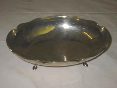 Appraisal: A VICTORIAN FRUIT DISH of oval form with shaped gadrooned