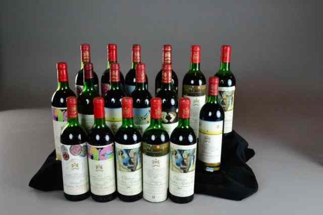 Appraisal: BOTTLES OF CHATEAU MOUTON ROTHSCHILDIncluding seventeen bottles of Chateau Mouton