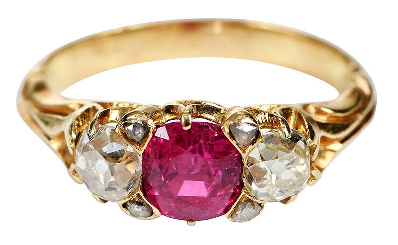 Appraisal: Antique kt Ruby and Diamond Ring center oval faceted ruby