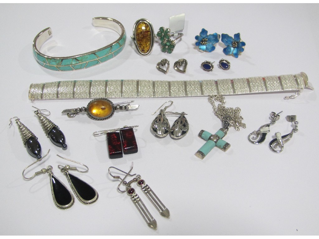 Appraisal: Lot comprising ct gold pieces gms and silver jewellery to