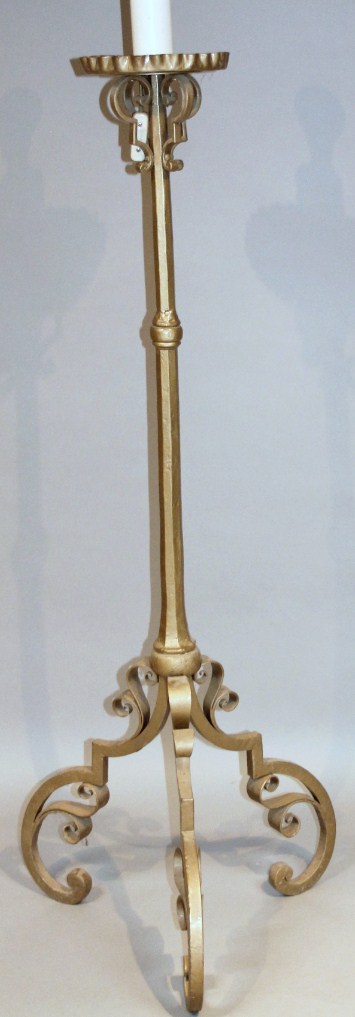 Appraisal: A metal framed torchere the pie-crust dish top holding a