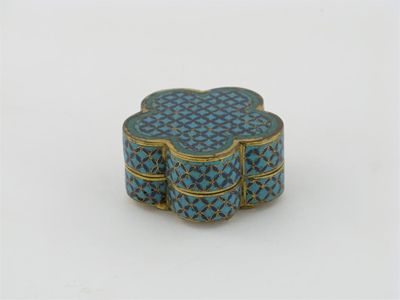 Appraisal: A Chinese cloisonn five-lobed box and cover decorated with dark