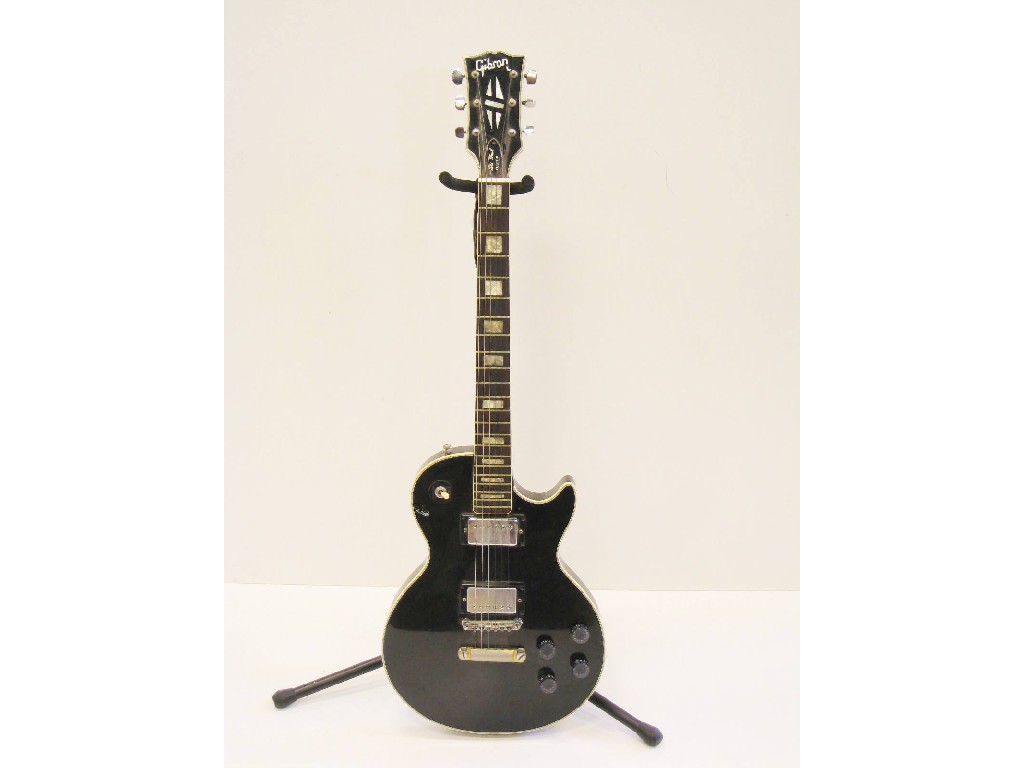 Appraisal: A Hondo copy of a Les Paul custom Electric Guitar