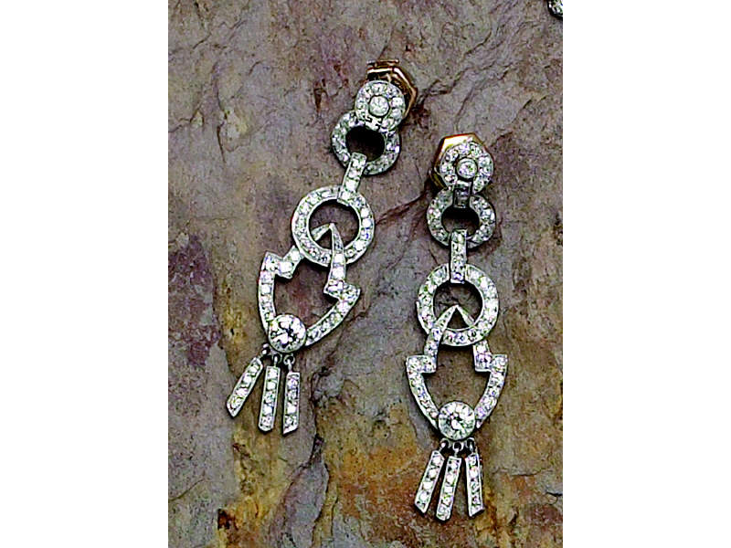 Appraisal: DIAMOND AND PLATINUM DANGLING EARRINGS With tassel design set with