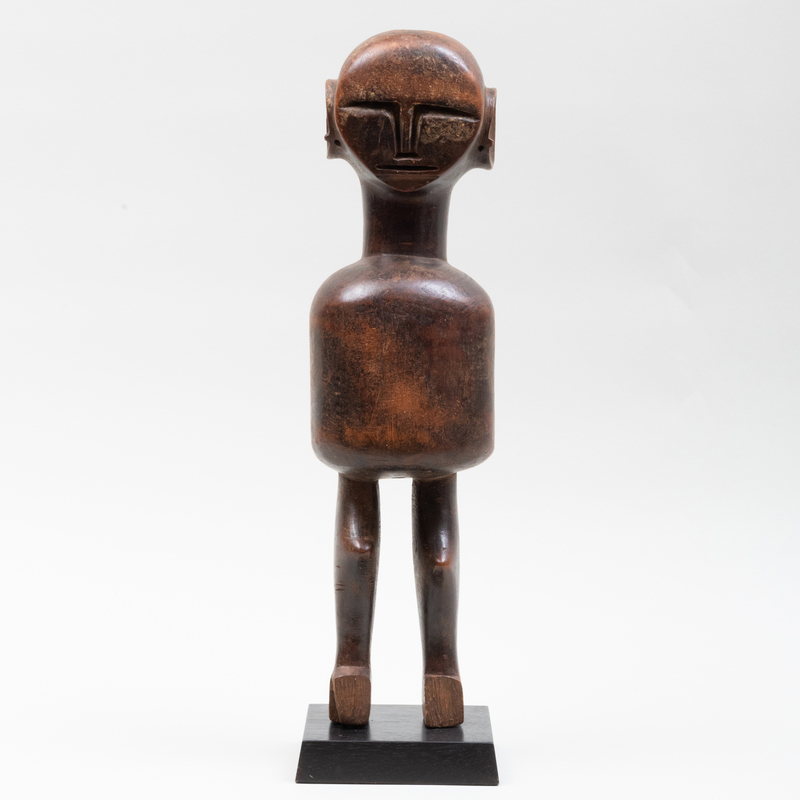 Appraisal: PARE OR ZIGUA 'ORACLE' FIGURE TANZANIA Wood The figure in