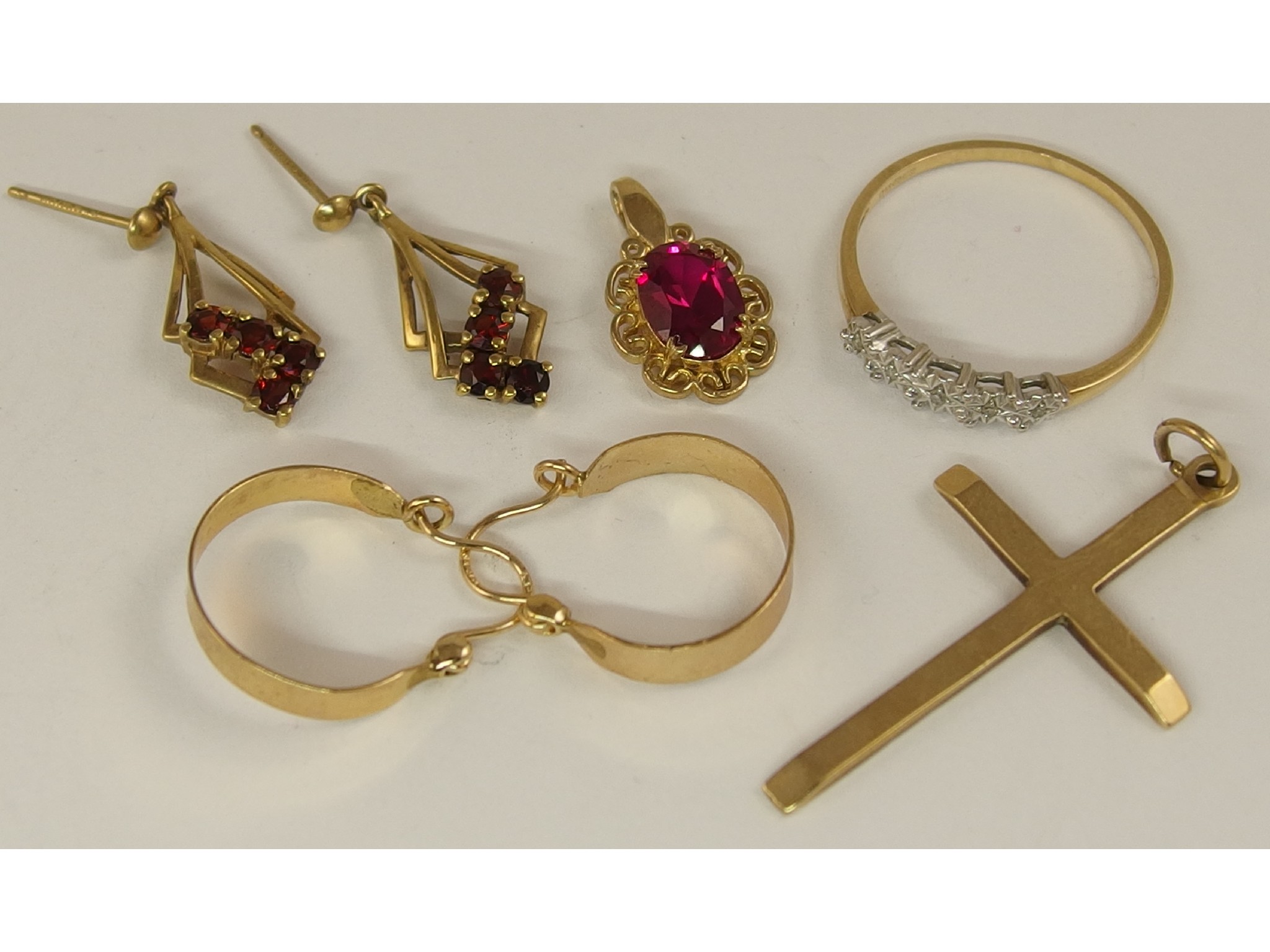 Appraisal: A ct gold cross hallmarked GJLd a pair of garnet