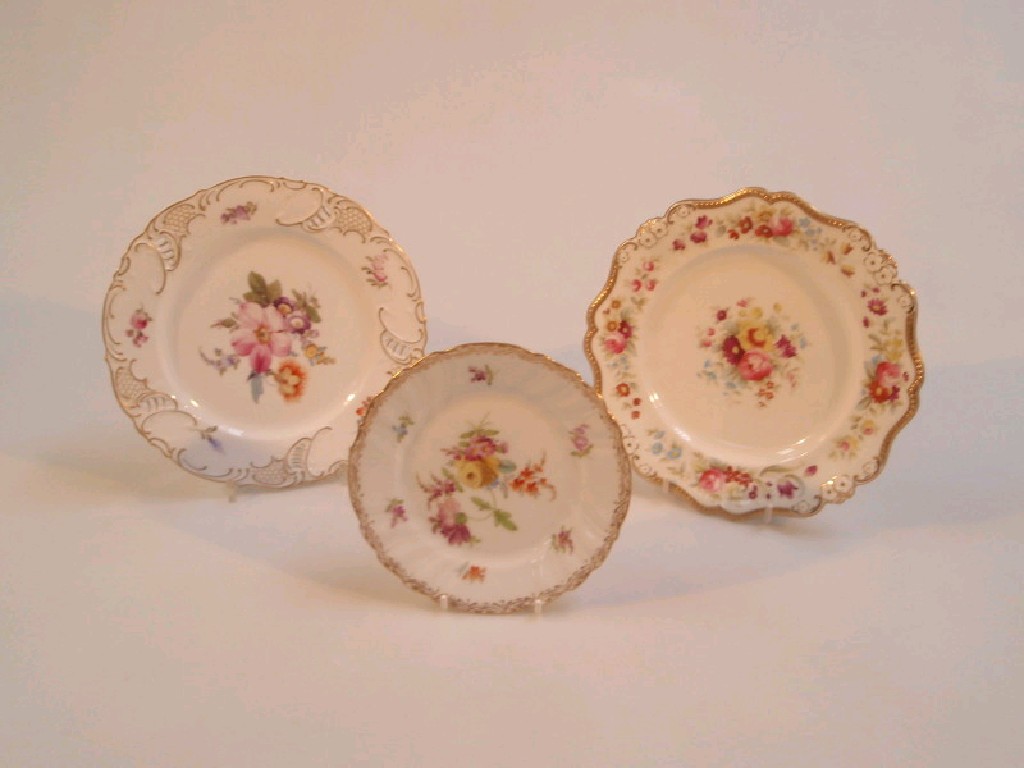 Appraisal: A Cauldon porcelain cabinet plate painted with flowers within a