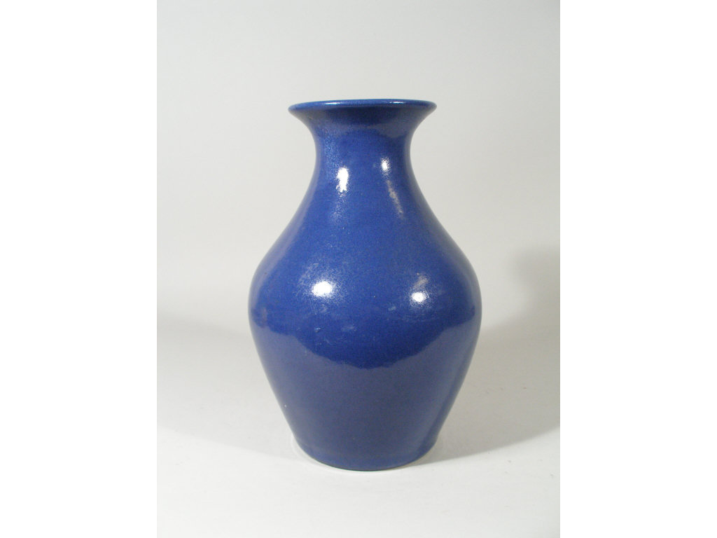 Appraisal: NC Pottery Vase att Smithfield Pottery very likely Herman Cole