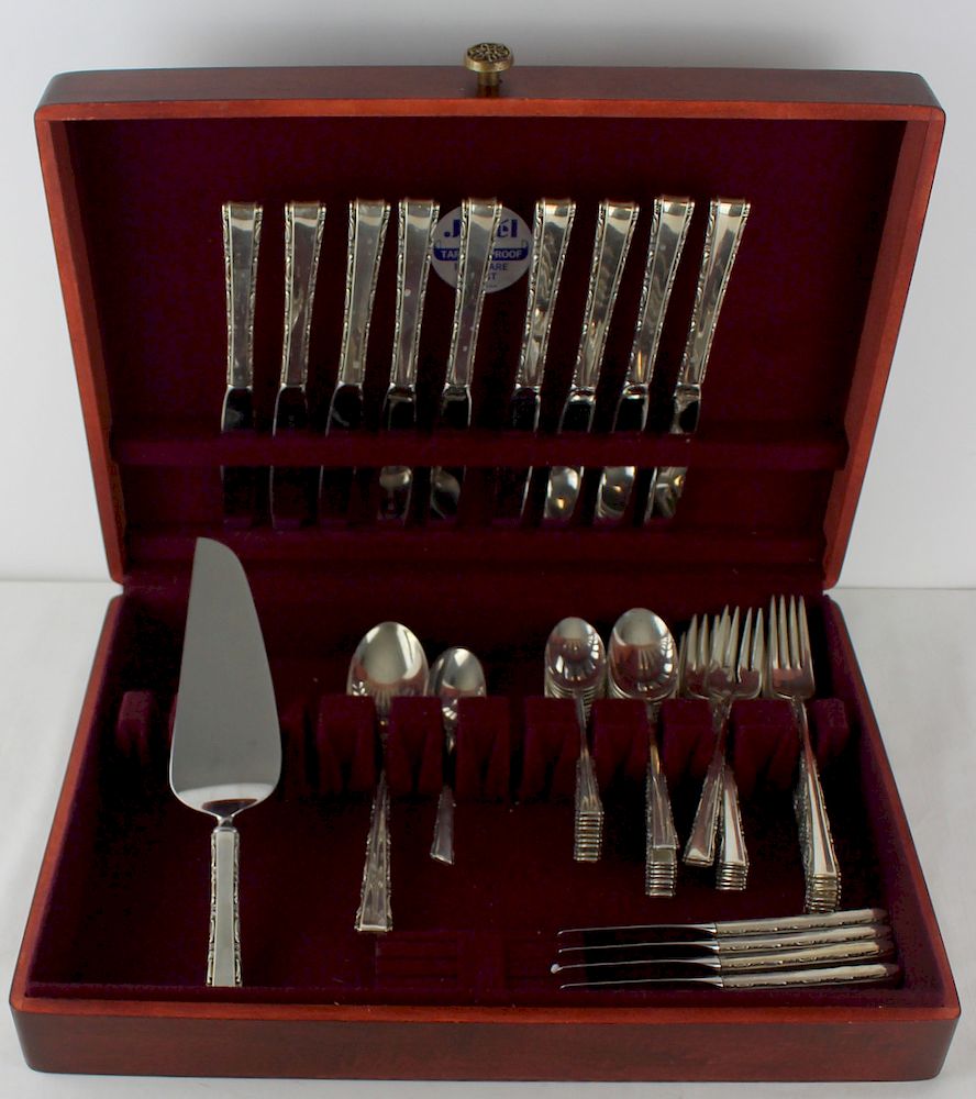 Appraisal: STERLING Lunt Sterling Madrigal Flatware Set Includes knives with stainless